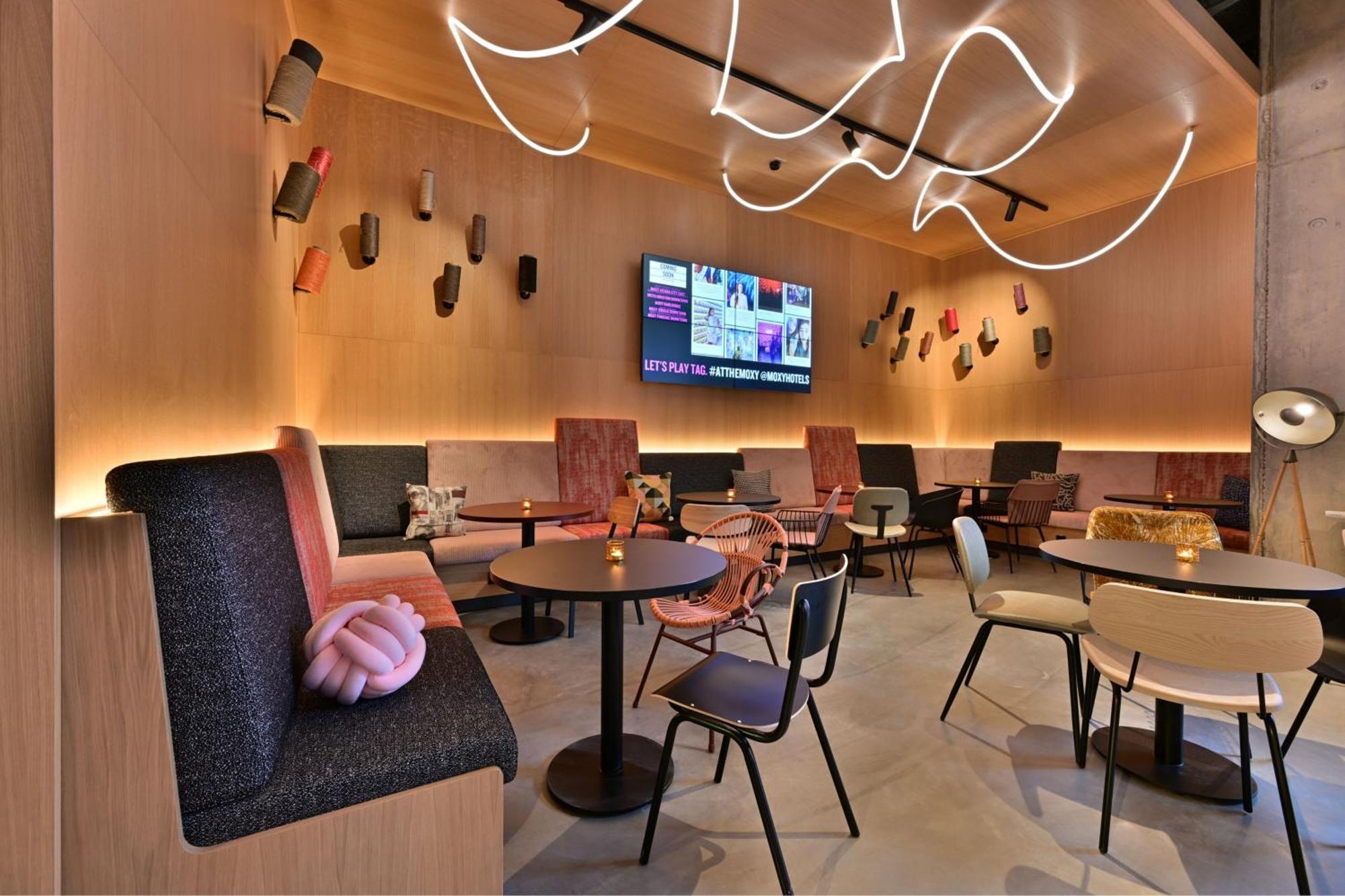 Moxy Outletcity Metzingen Metzingen  Exterior photo